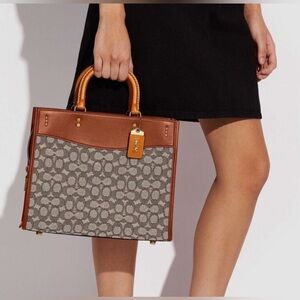 COACH 1941 Rogue 31 in Signature Textile Jacquard C7962